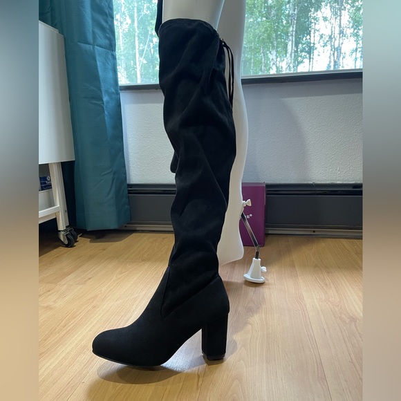 Room of Fashion, Chateau, Black Thigh High Boots Size 9 NWT - Picture 2 of 13